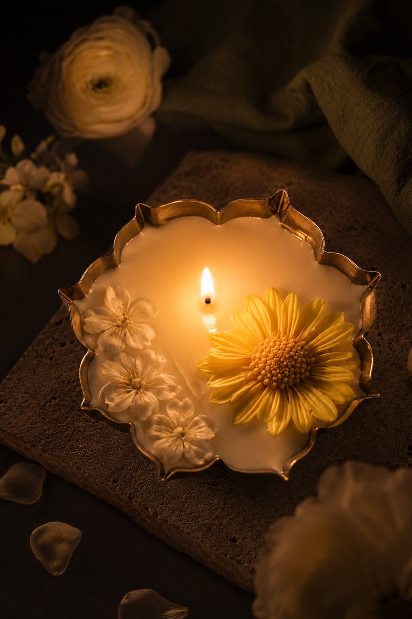 Lotus Urli Candle